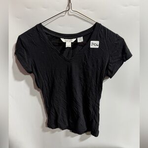 #3406-Derek Heart Black V-Neck Short Sleeve Tee